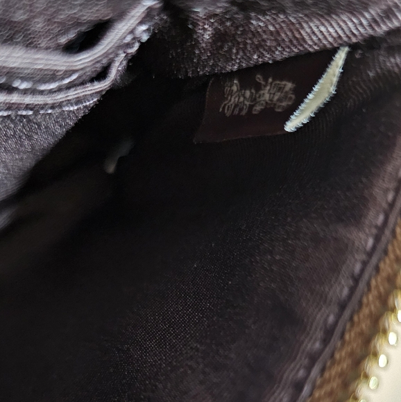 Coach Metallic Cherry and Signature Monogramm Crossgrain Leather Wristlet NWOT - Picture 11 of 12